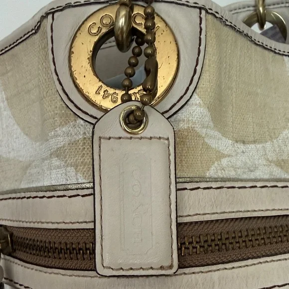 Coach Cream Designer Shoulder Bag - Picture 2 of 9